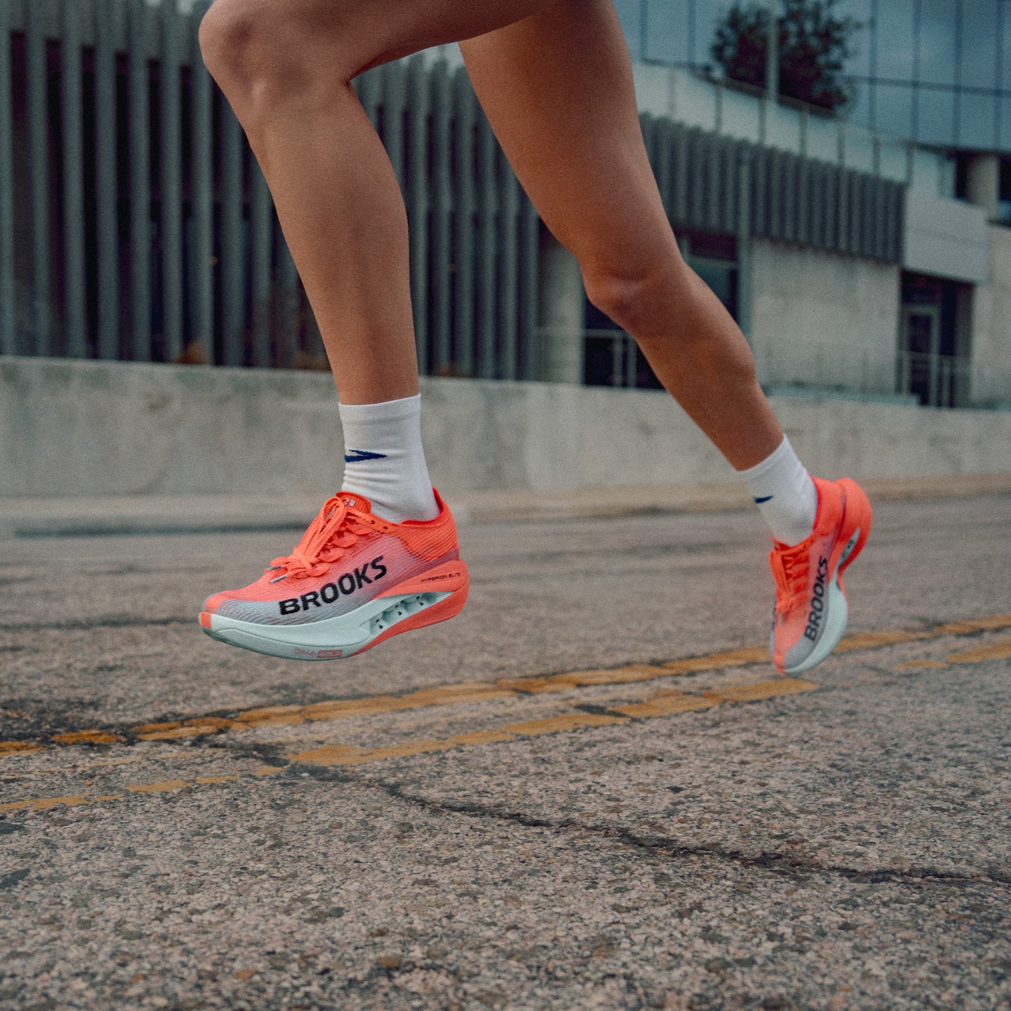 Brooks Hyperion Elite 5 | Pink Clay / Atomizer Blue | Unisex