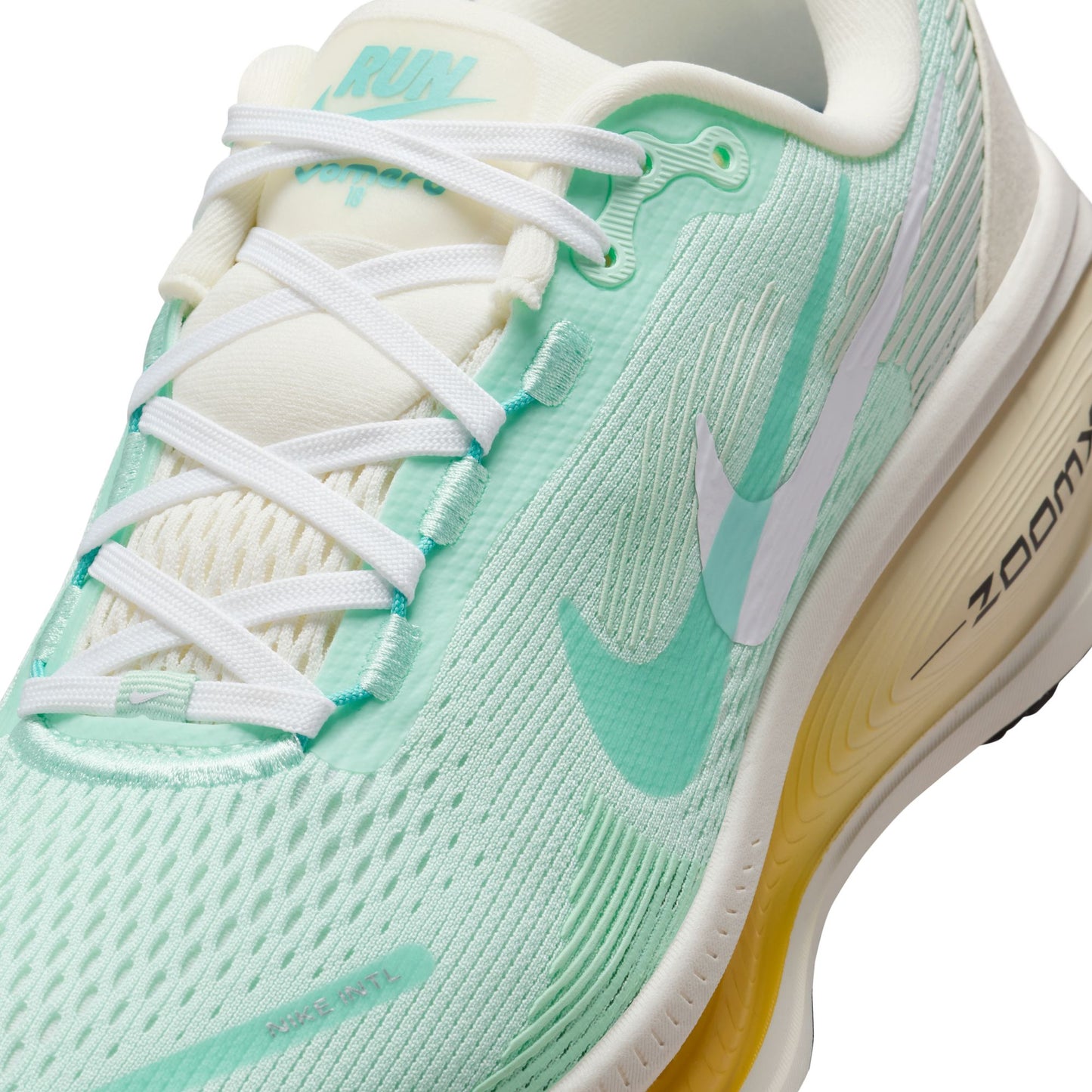 Nike Vomero 18 | Mint Foam / Sail / Topaz Gold / Bleached Turquoise | Womens