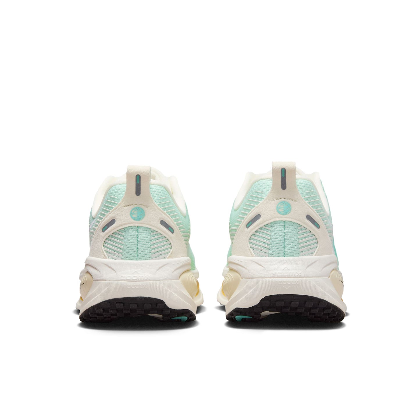 Nike Vomero 18 | Mint Foam / Sail / Topaz Gold / Bleached Turquoise | Womens
