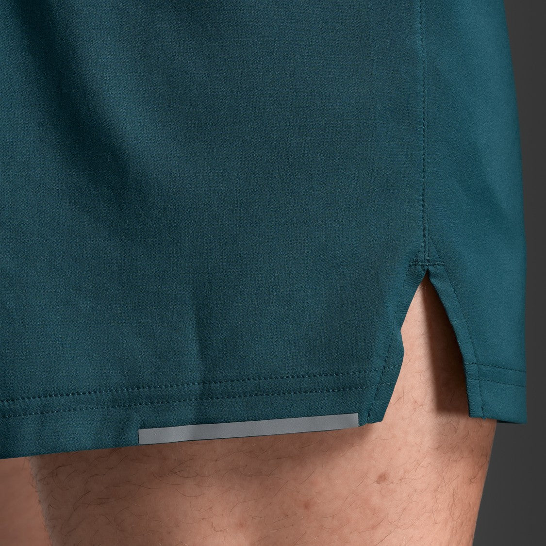 2XU Aero 5 Inch Shorts | Dark Moss / Silver Reflective | Mens