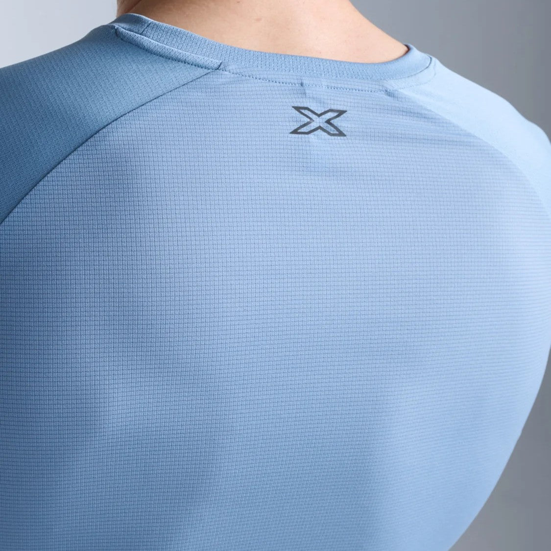 2XU Aero Mesh Long Sleeve Tee | Blue Shade / Black Reflective | Mens