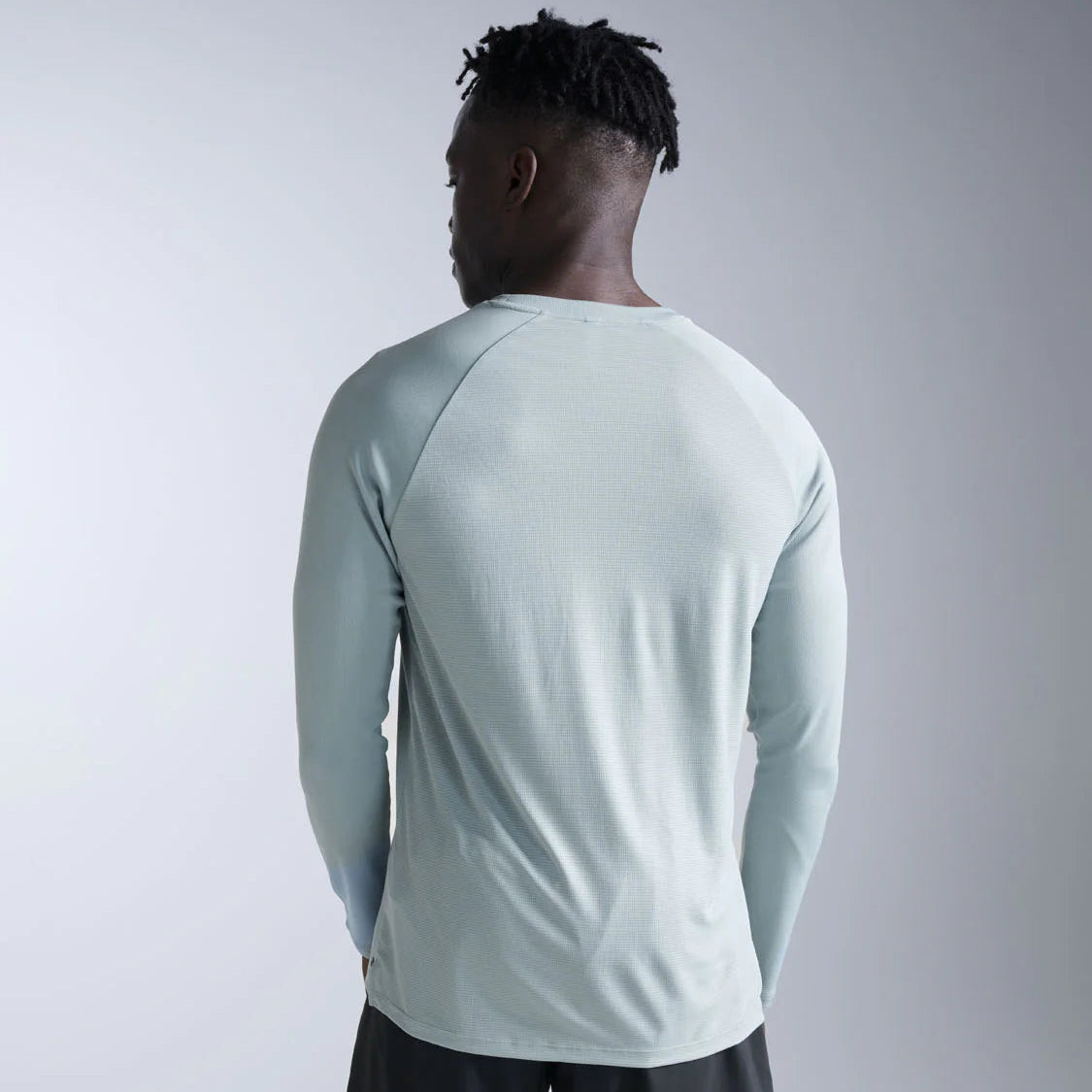 2XU Aero Mesh Long Sleeve Tee | Smoke Blue / Black Reflective | Mens