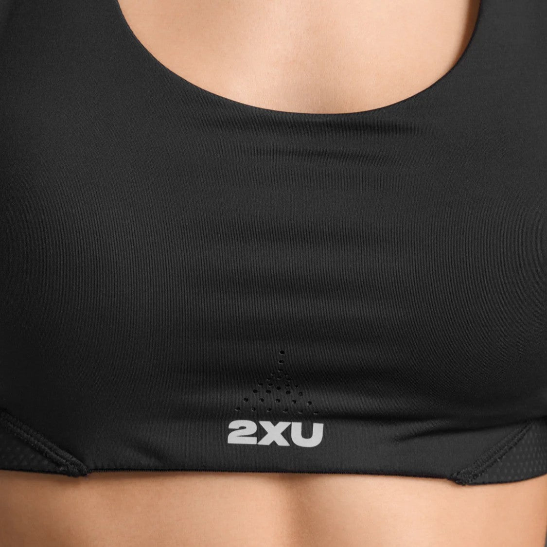 2XU Aero Mesh Medium Impact Bra | Black / Silver Reflective | Womens