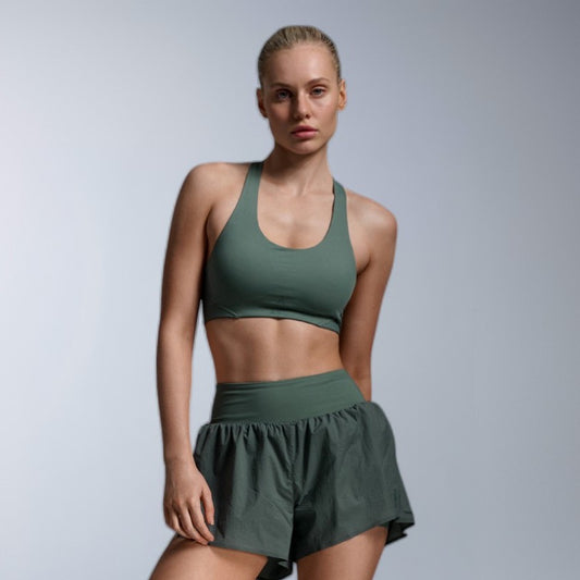 2XU Aero Mesh Medium Impact Bra | Olive Leaf / Olive Leaf Reflective | Womens