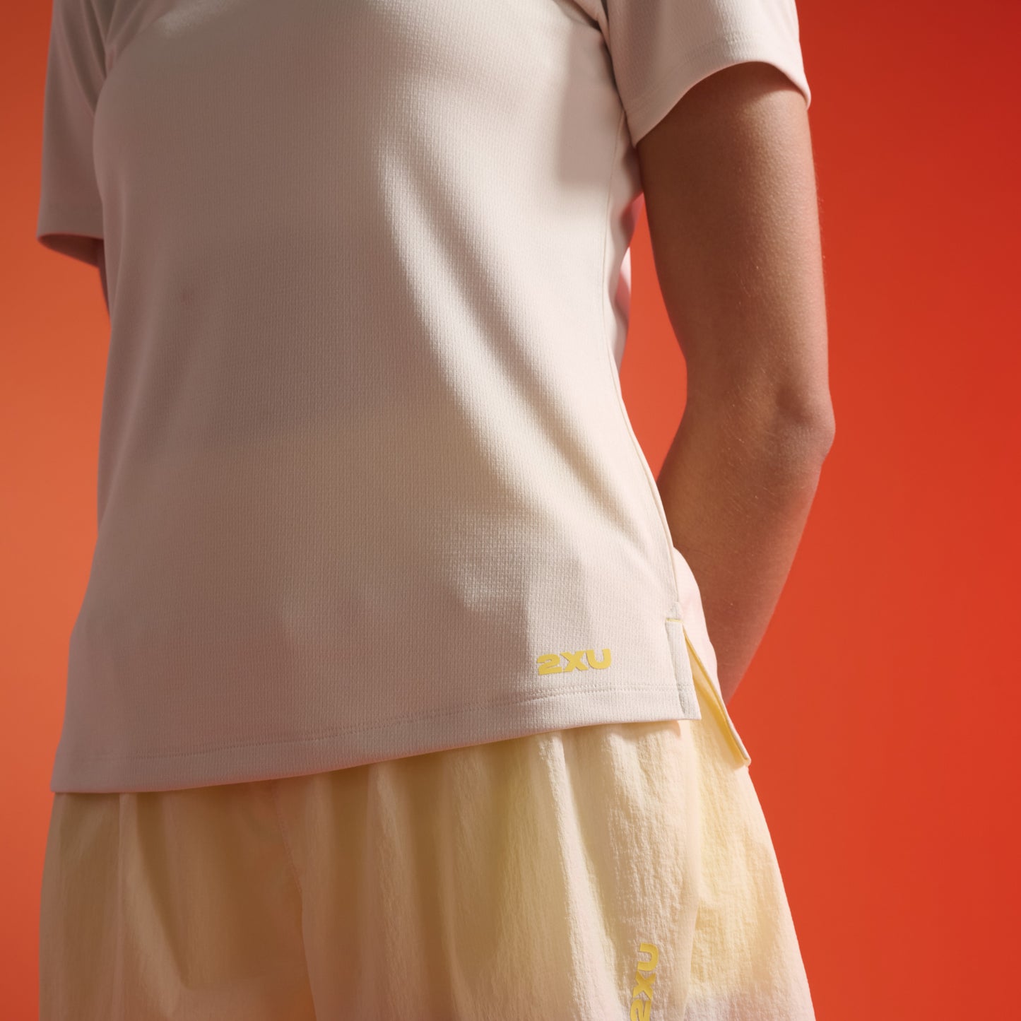 2XU Aero Tee | Fog / Wattle Mist Reflective | Womens