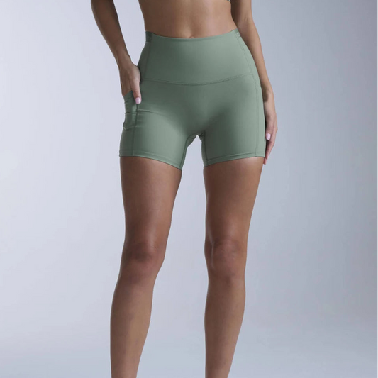 2XU Form Stash Hi-Rise 4" Compression Short | Fern | Womens