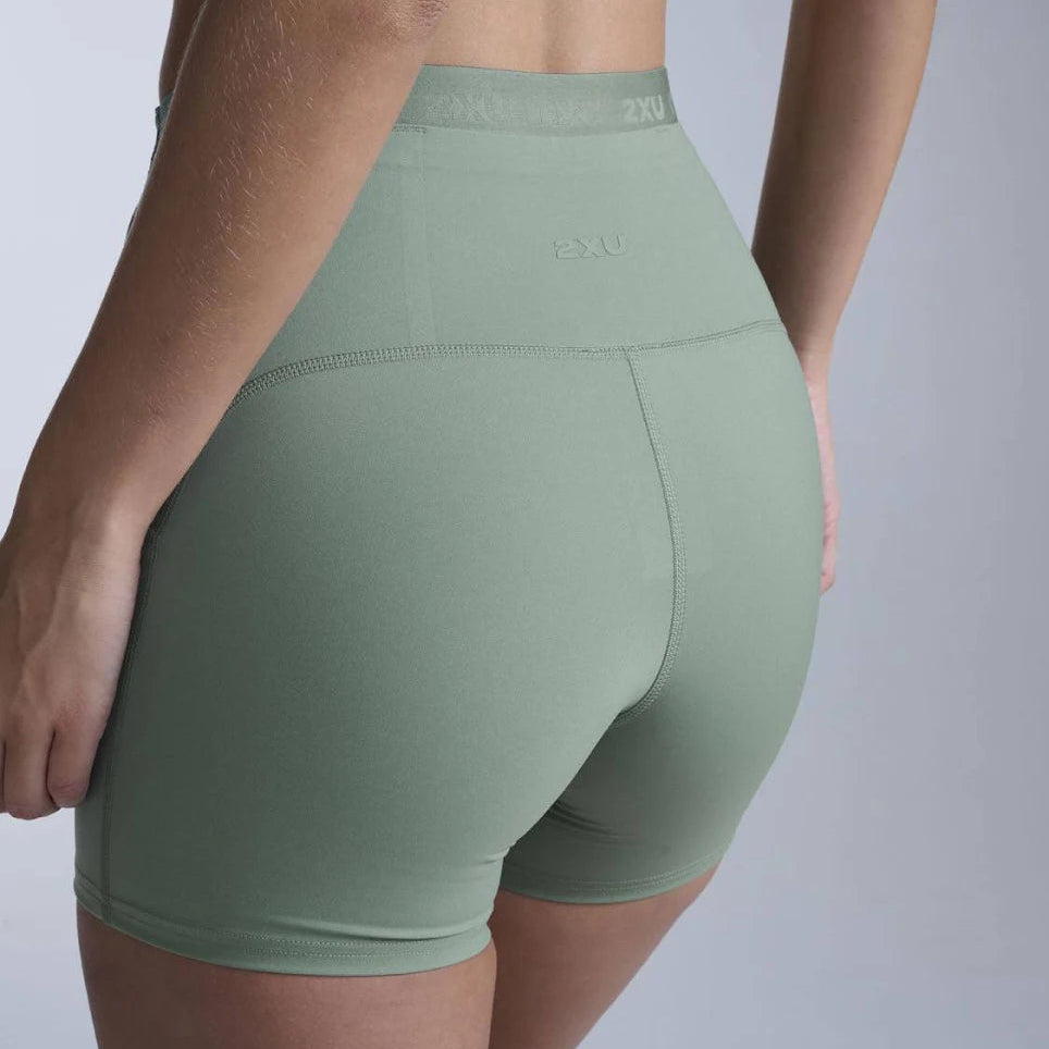 2XU Form Stash Hi-Rise 4" Compression Short | Fern | Womens