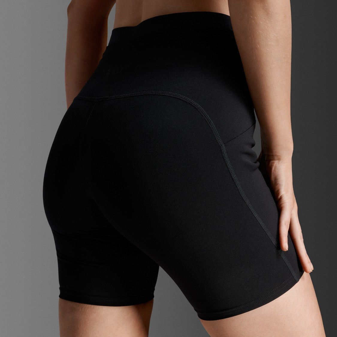 2XU Form Stash Hi-Rise 4" Compression Short | Black / Black | Womens