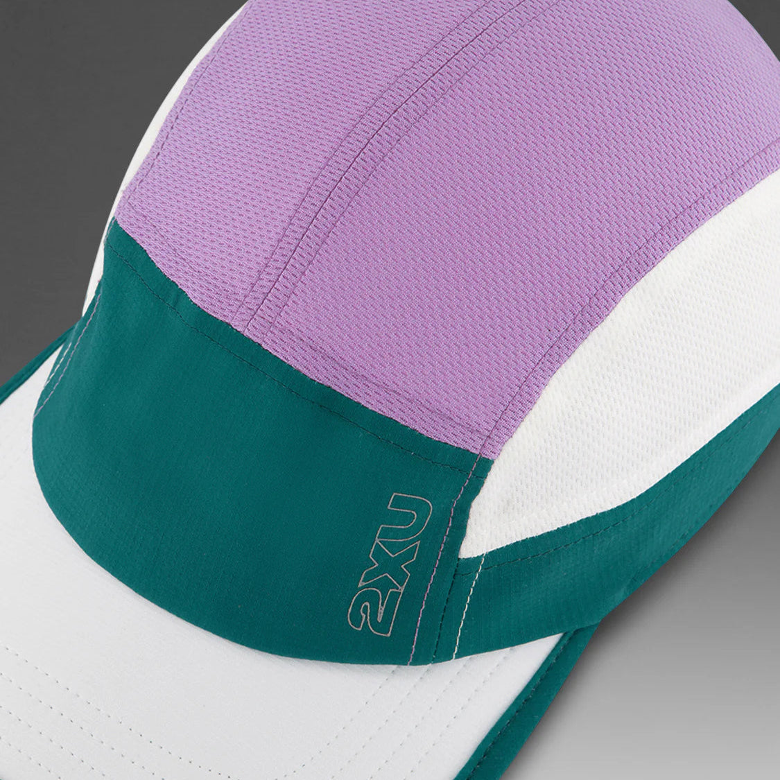 2XU Light Speed Cap | Slate Green / Grape Fizz