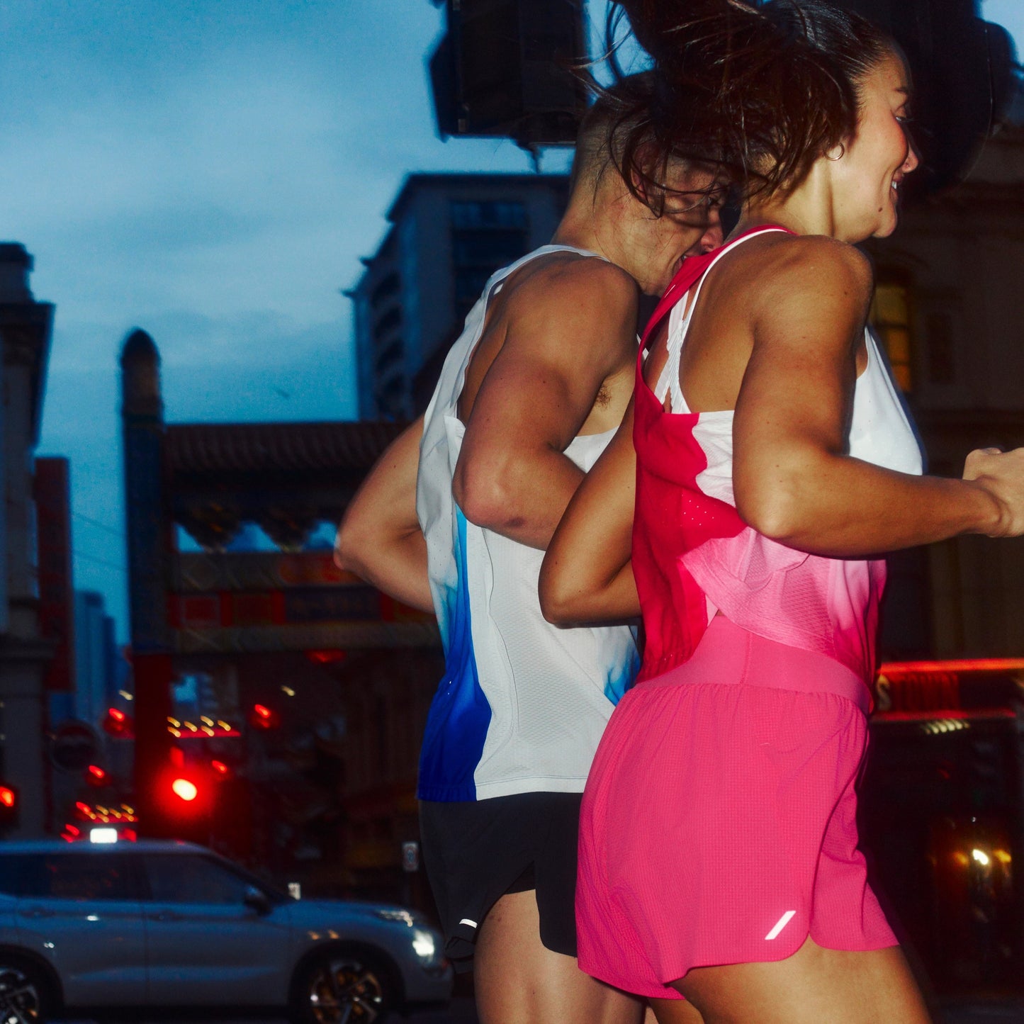 2XU Light Speed React Crop Singlet | Fuchsia Grad / White Reflective | Womens