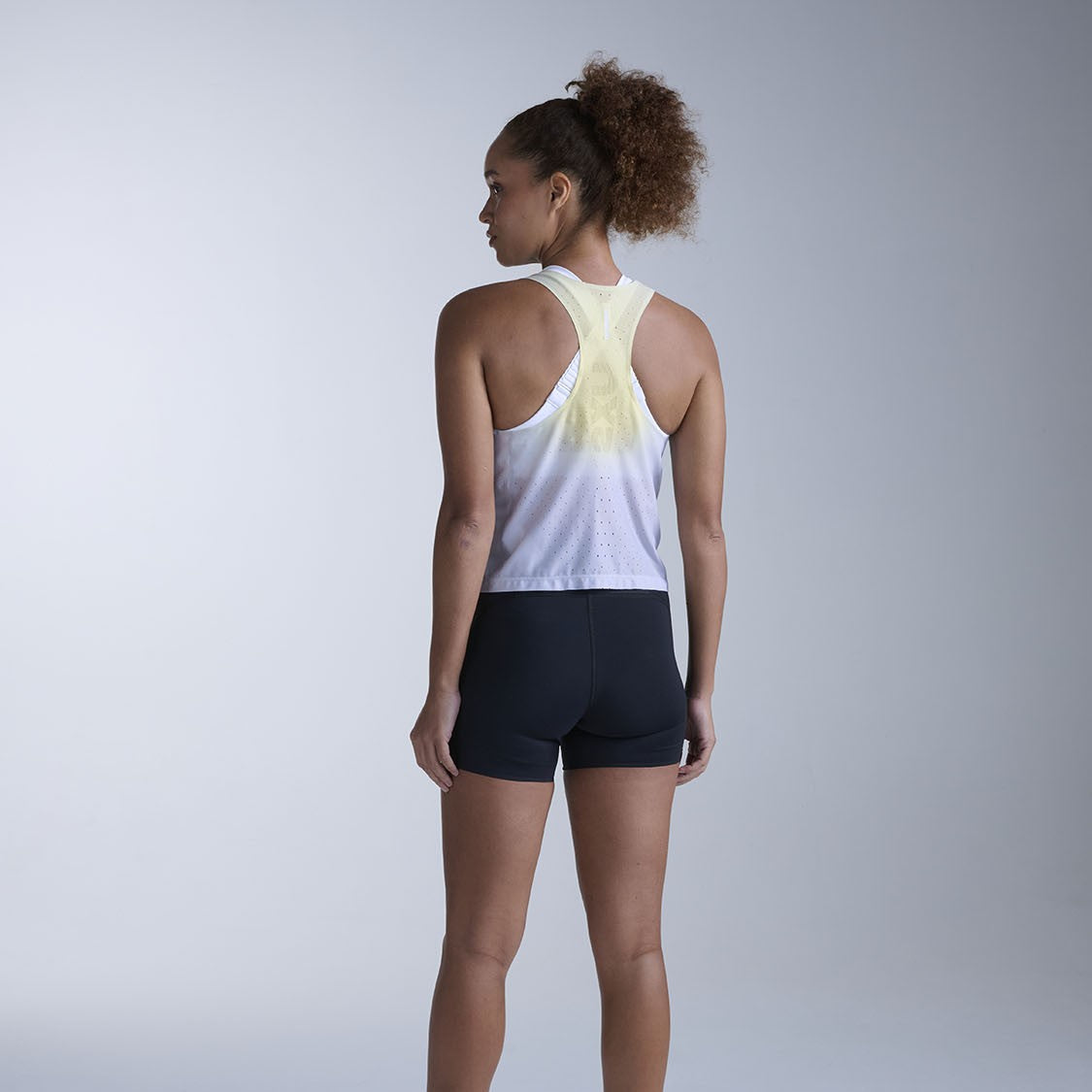 2XU Light Speed React Crop Singlet | Lemon Mist / White Reflective | Womens