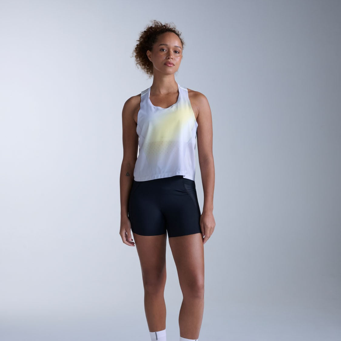 2XU Light Speed React Crop Singlet | Lemon Mist / White Reflective | Womens