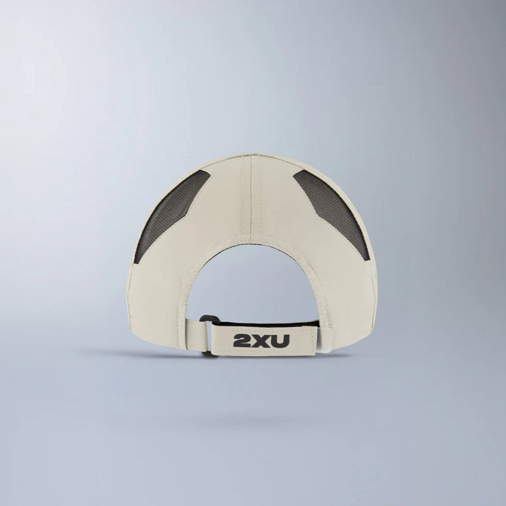 2XU Run Cap | Pebble / Black