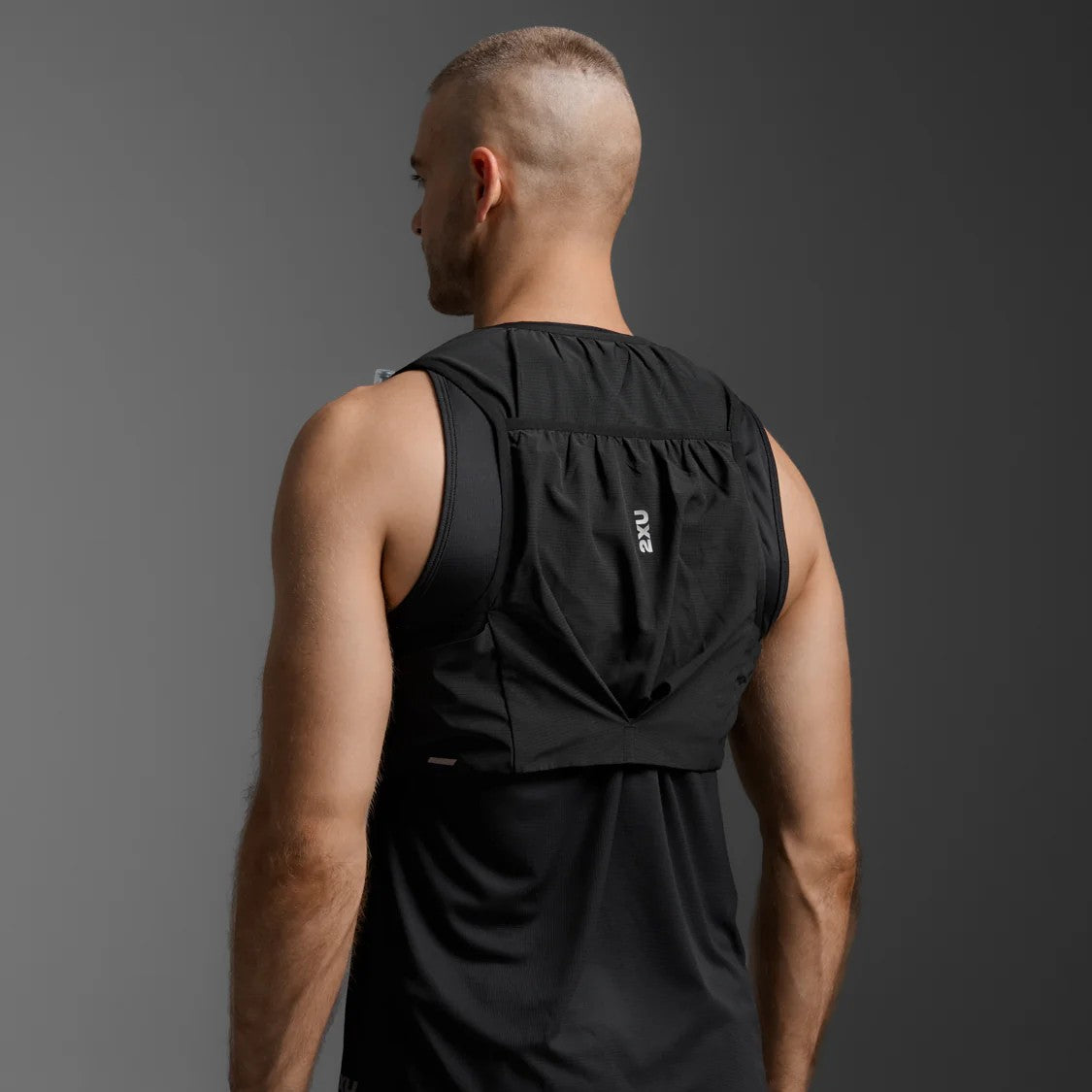 2XU Run Hydration Vest | Black / Silver Reflective