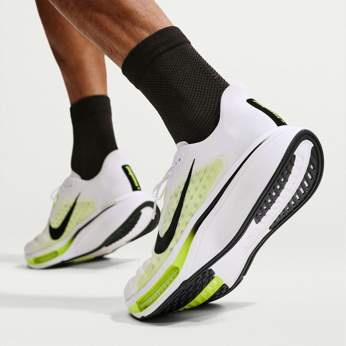 Nike Pegasus Plus 2 | White / Black / Lemon Venom | Mens