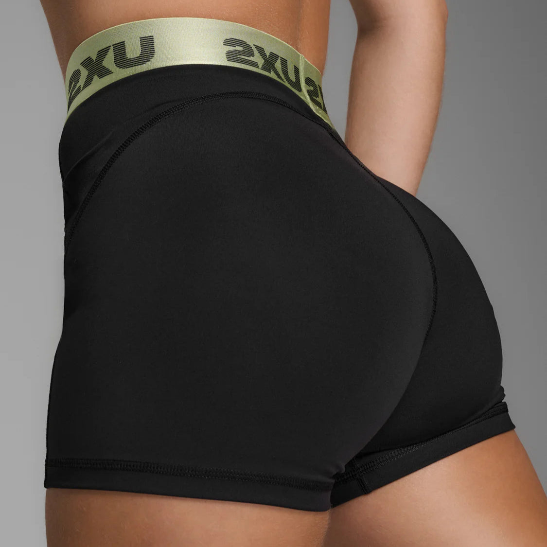 2XU Everyday Compression 3 inch Short Tights | Black / Cool Matcha | Womens
