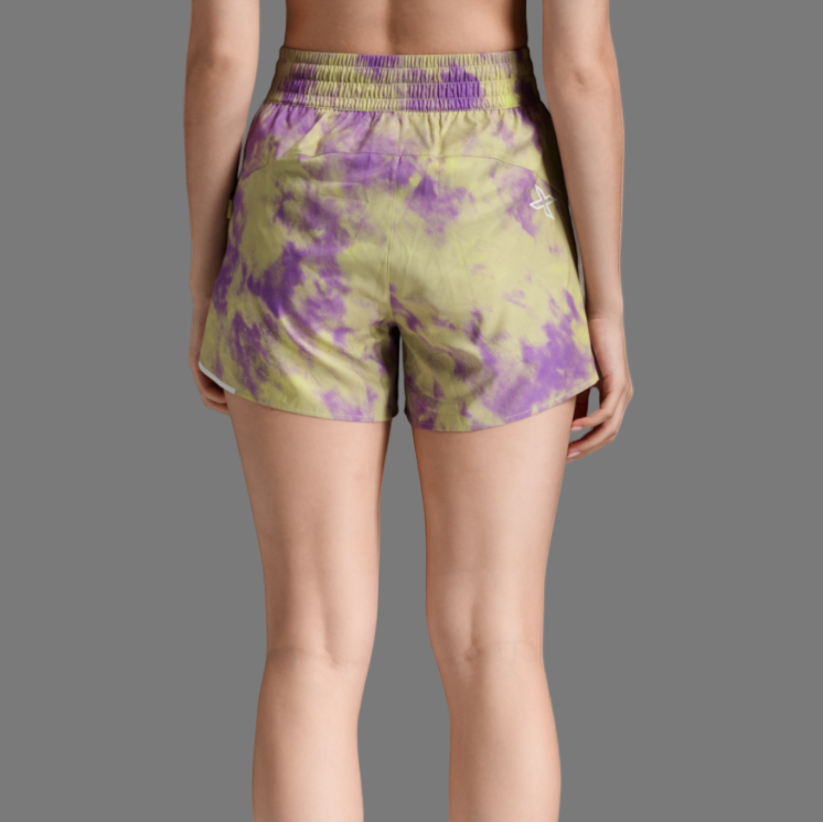2XU Aero Hi-Rise 4 Inch Shorts | Scatter / White Reflective | Womens