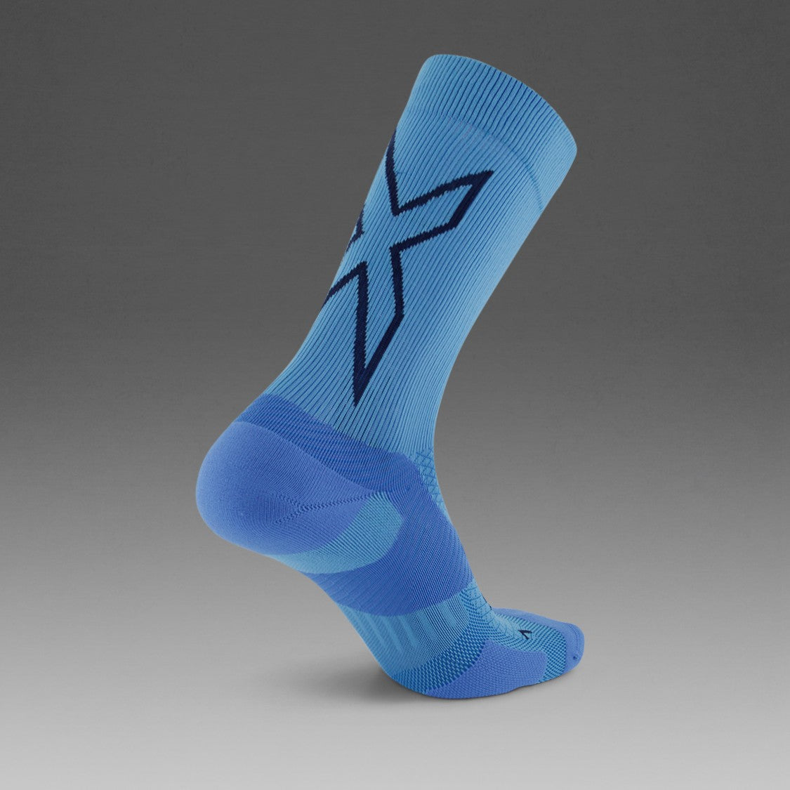 2XU Vectr Socks | Light Cushion | Crew Length | Azure Blue / Surf