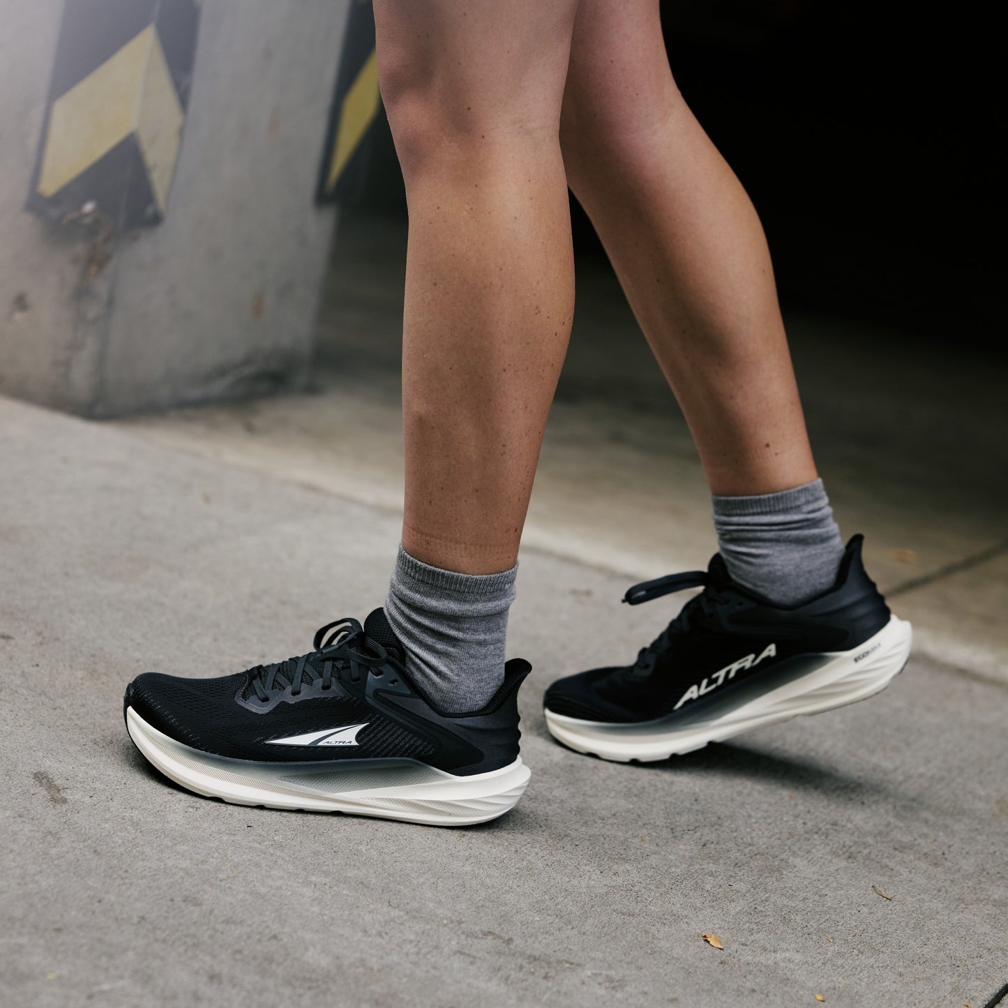 Altra Torin 8 | Black / White | Womens