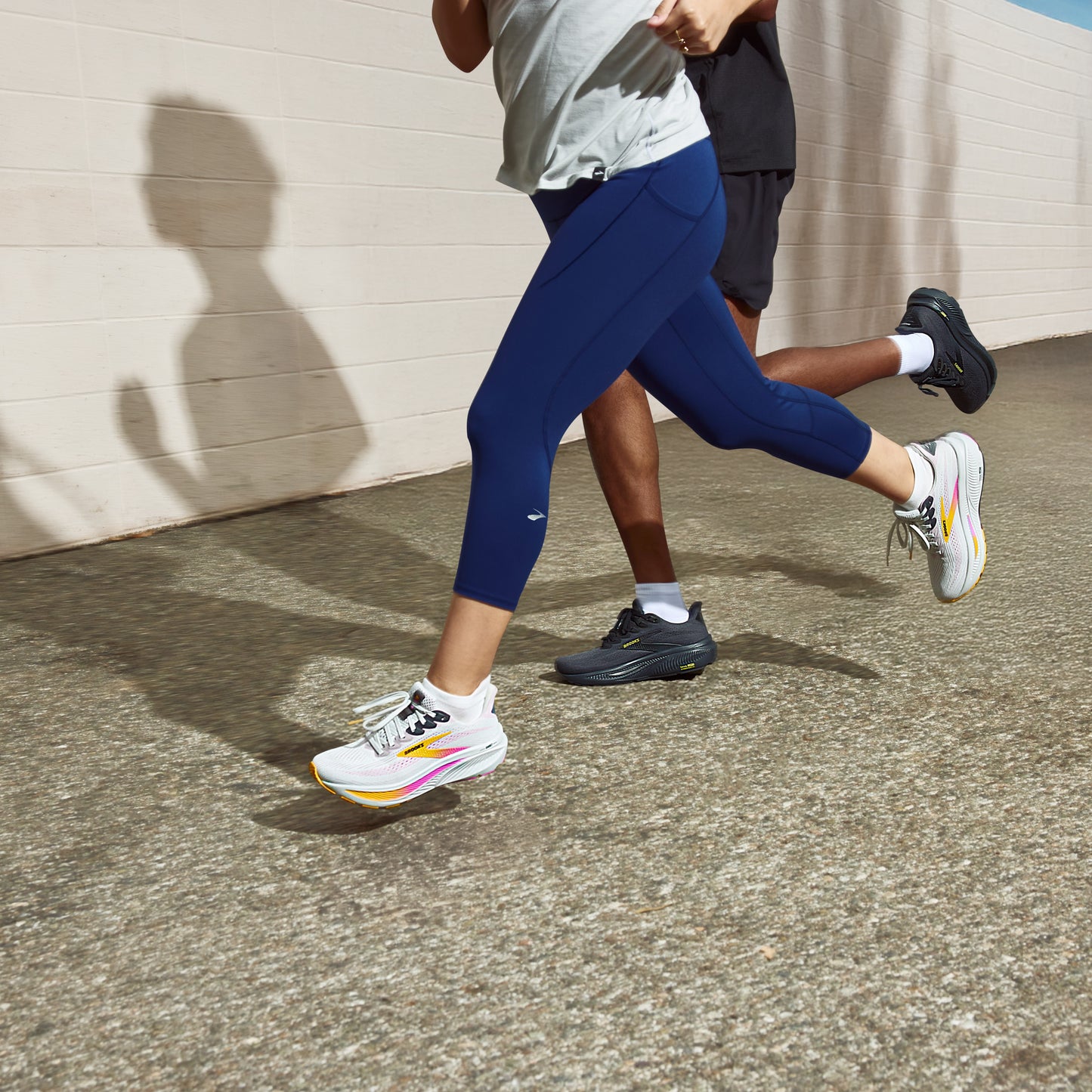 Brooks Ghost 17 | Oyster / Apricot / Pink | Womens