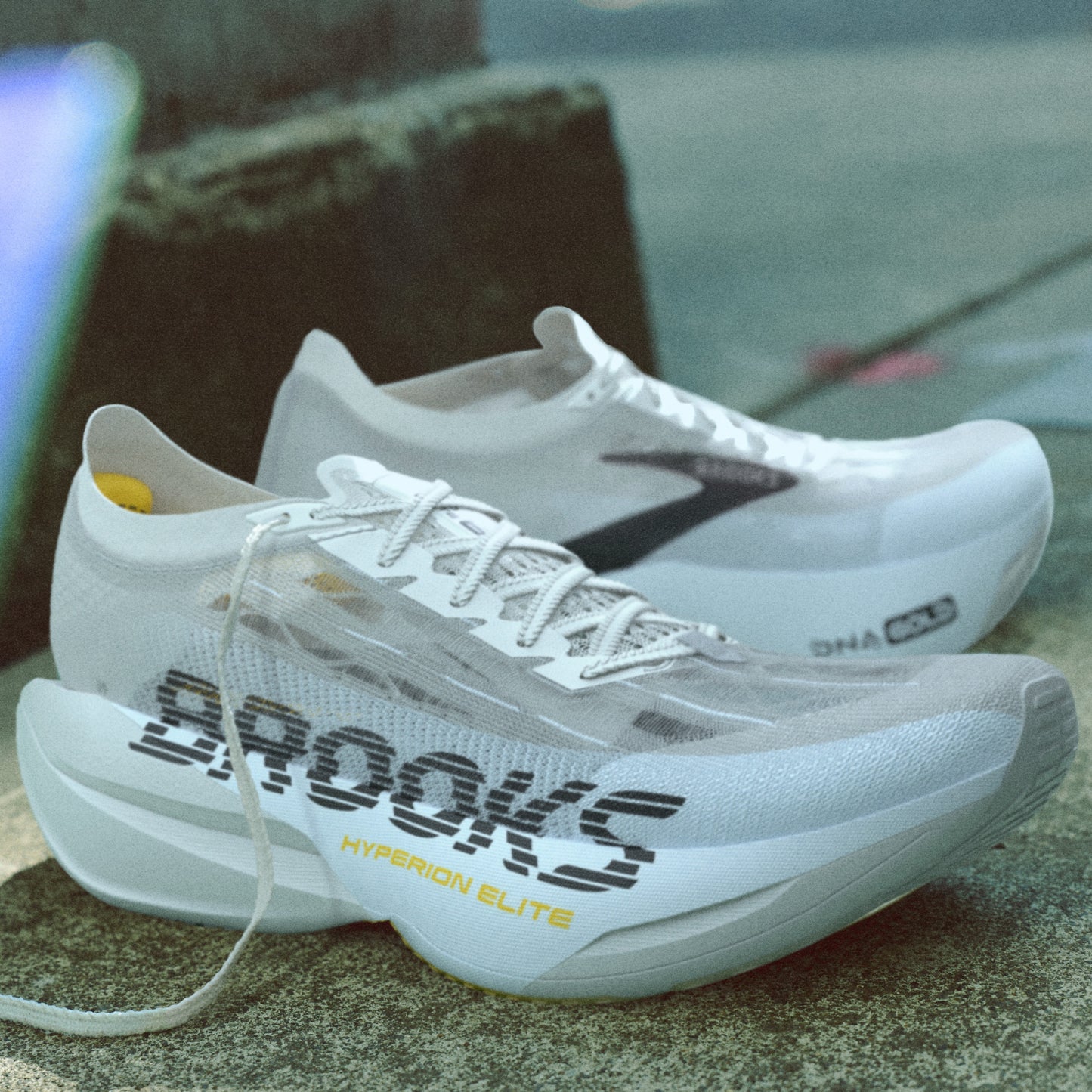 Brooks Hyperion Elite 6 | Vaporous Grey / Yellow / Black | Unisex