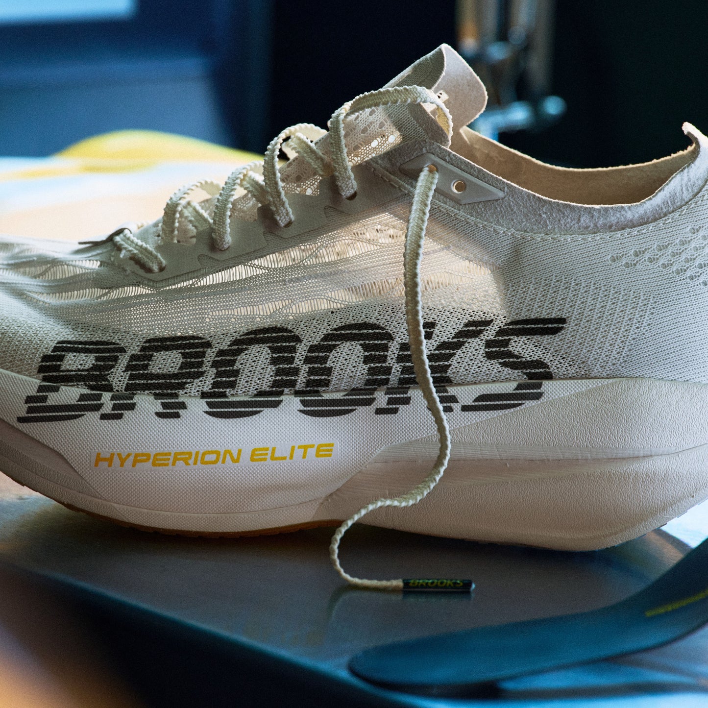 Brooks Hyperion Elite 6 | Vaporous Grey / Yellow / Black | Unisex