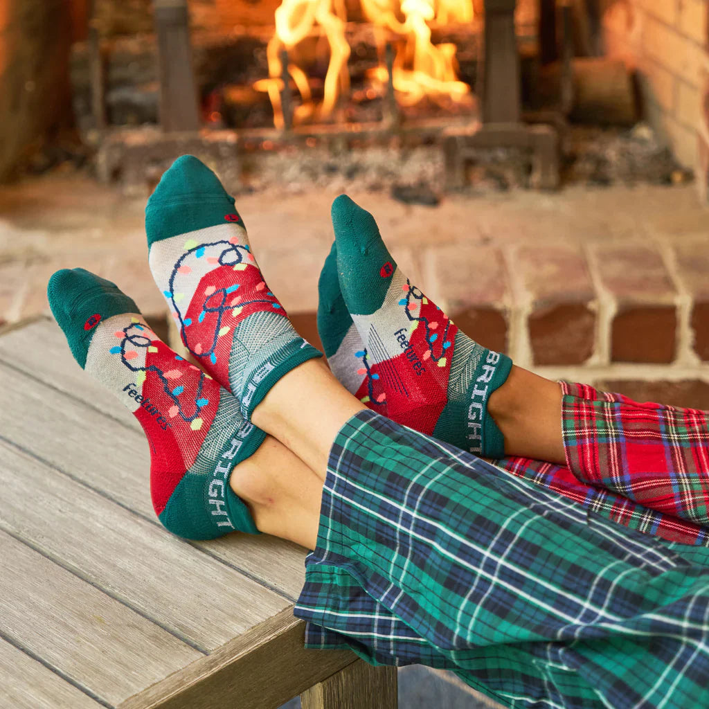 Feetures Elite | Light Cushion | No Show Tab | Merry & Bright