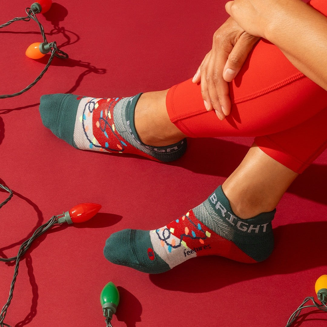 Feetures Elite | Light Cushion | No Show Tab | Merry & Bright