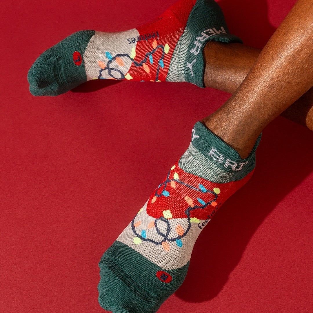 Feetures Elite | Light Cushion | No Show Tab | Merry & Bright