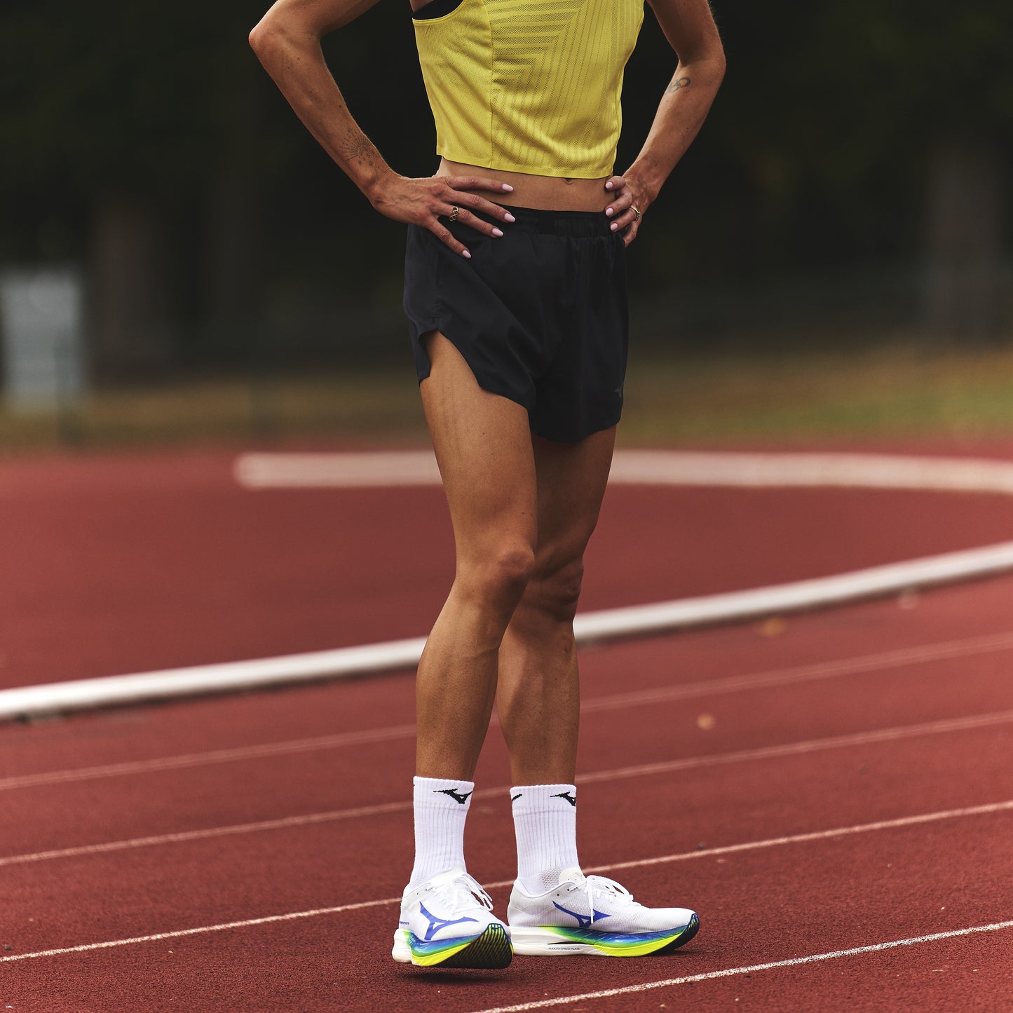 Mizuno Hyperwarp Elite | White / Lightning Yellow / Dazzling Blue | Unisex