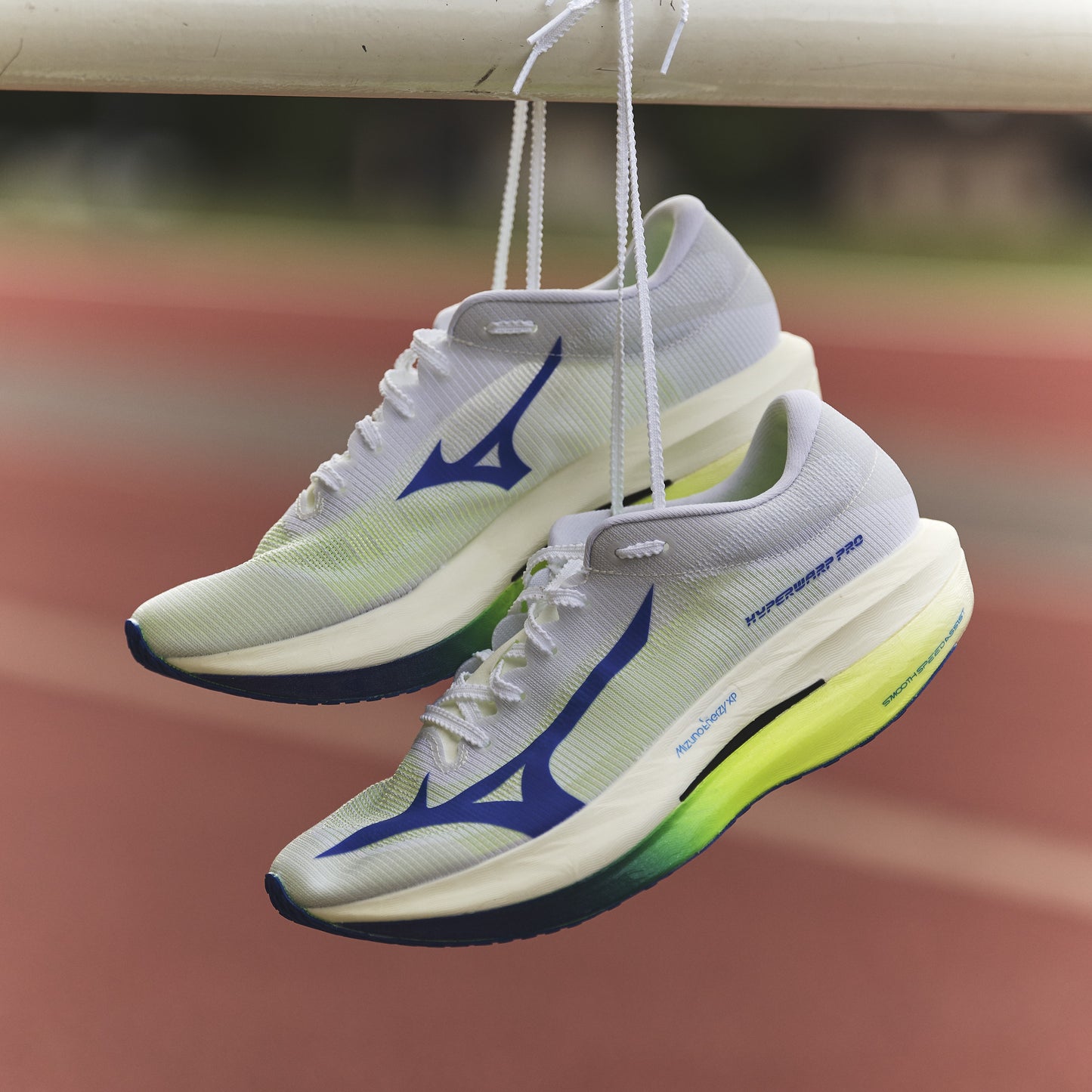 Mizuno Hyperwarp Pro | White / Lightning Yellow / Dazzling Blue | Unisex