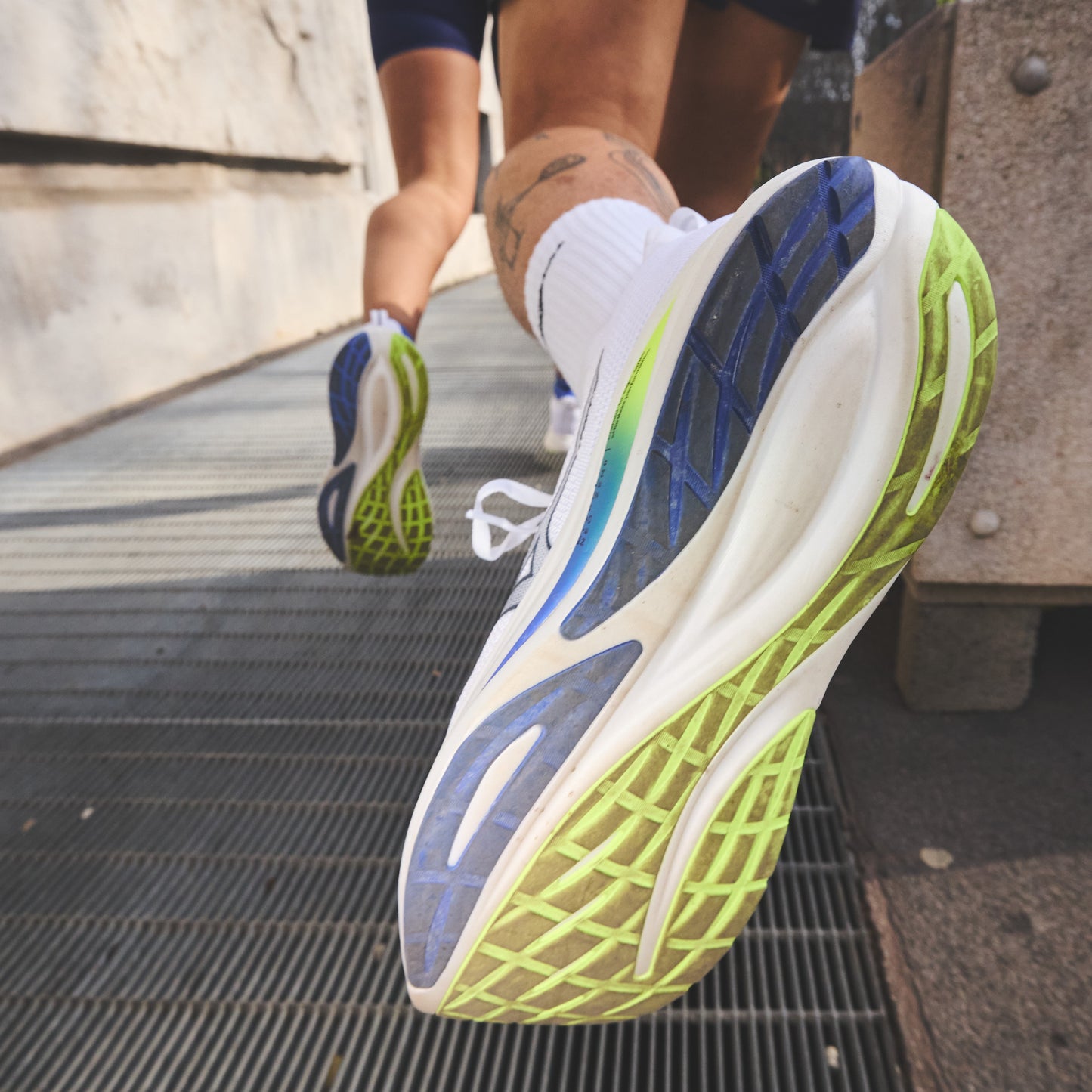 Mizuno Neo Zen 2 | White / Estate Blue / Lightning Yellow | Mens