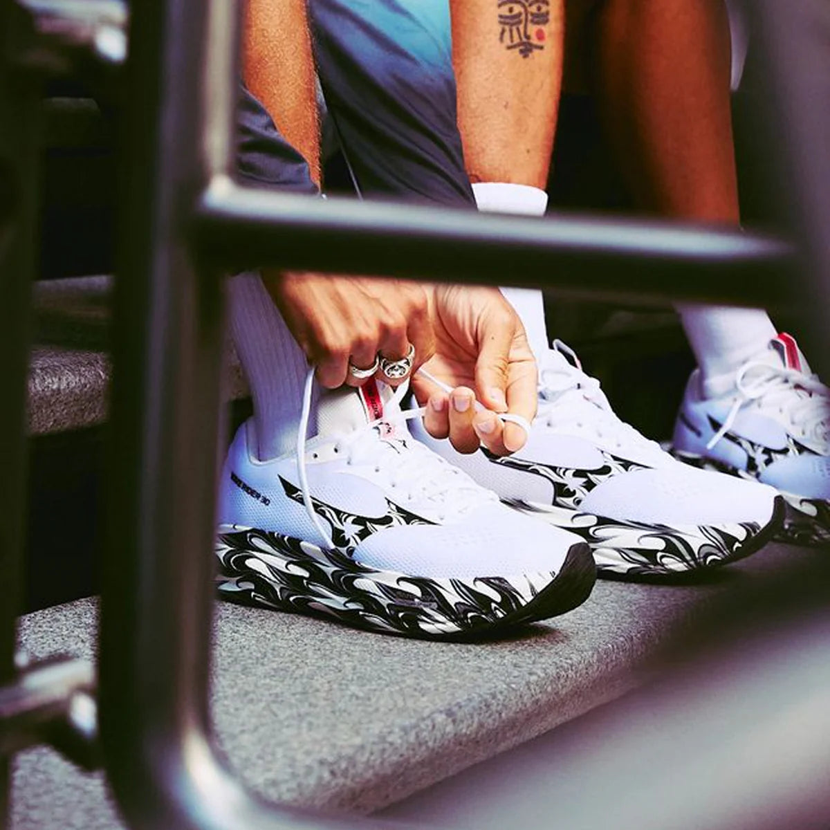 Mizuno Wave Rider 30 | White / Black / High Risk Red | Unisex