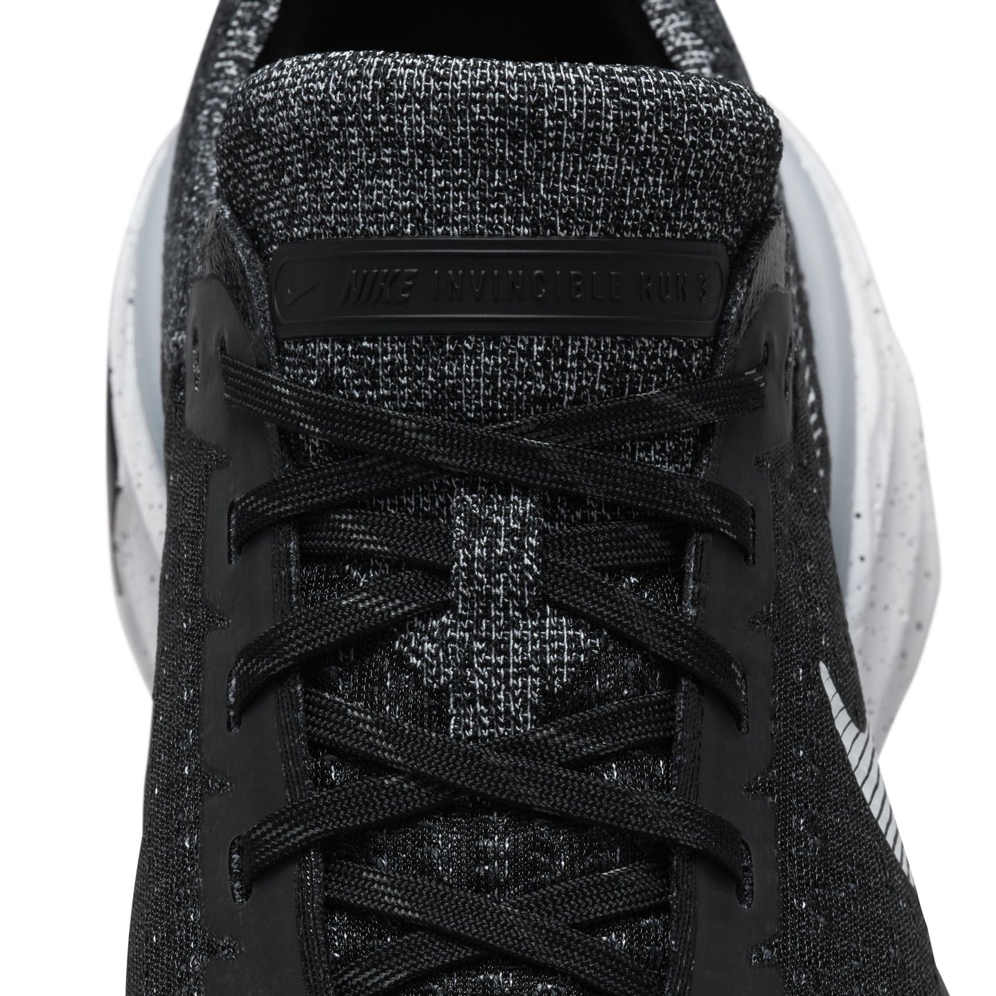 Nike Invincible 3 | Black / White | Mens