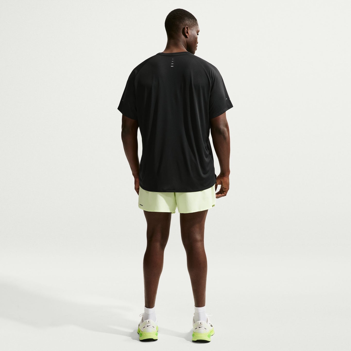 Nike Stride Tee | Black / Reflective Silver | Mens