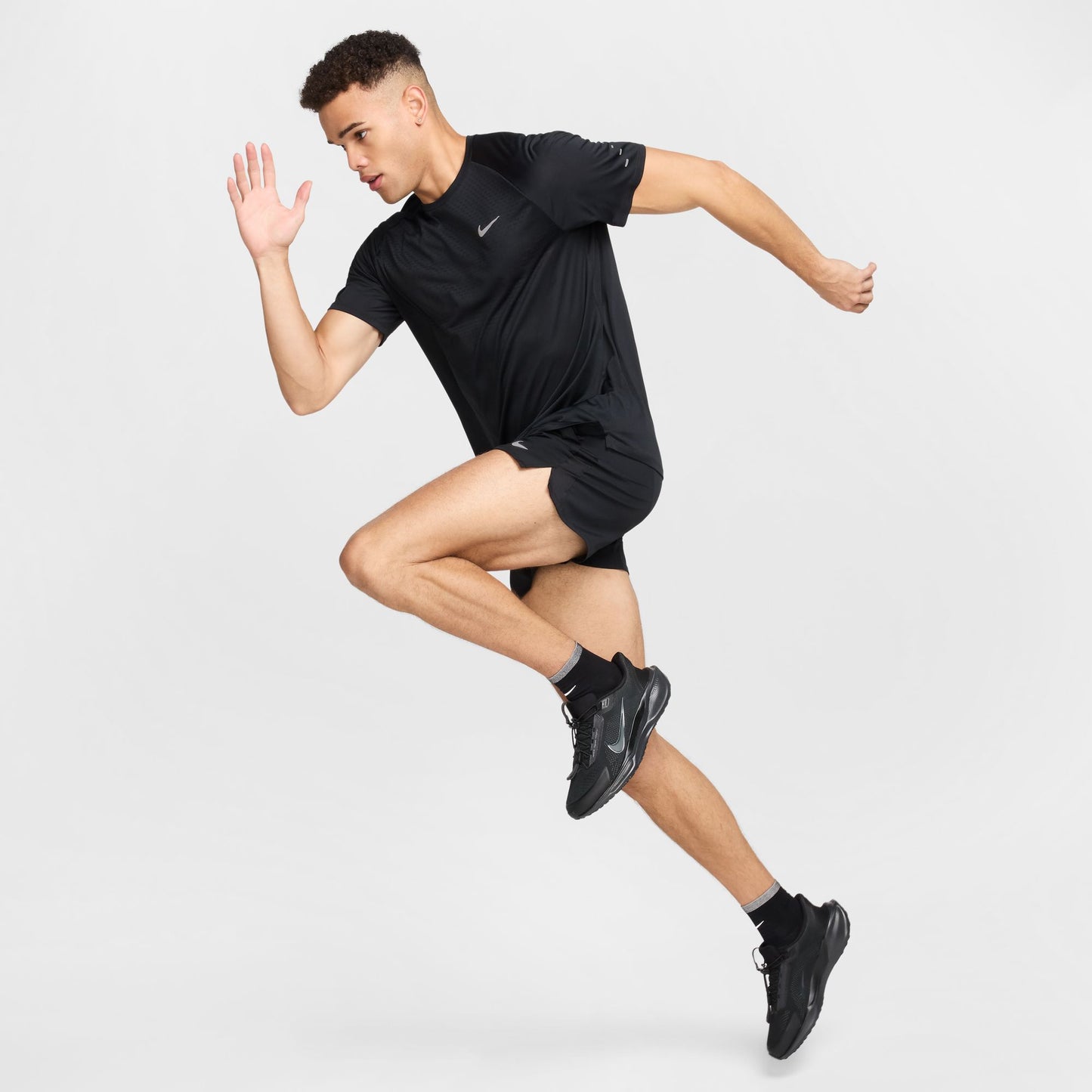 Nike Stride Tee | Black / Reflective Silver | Mens