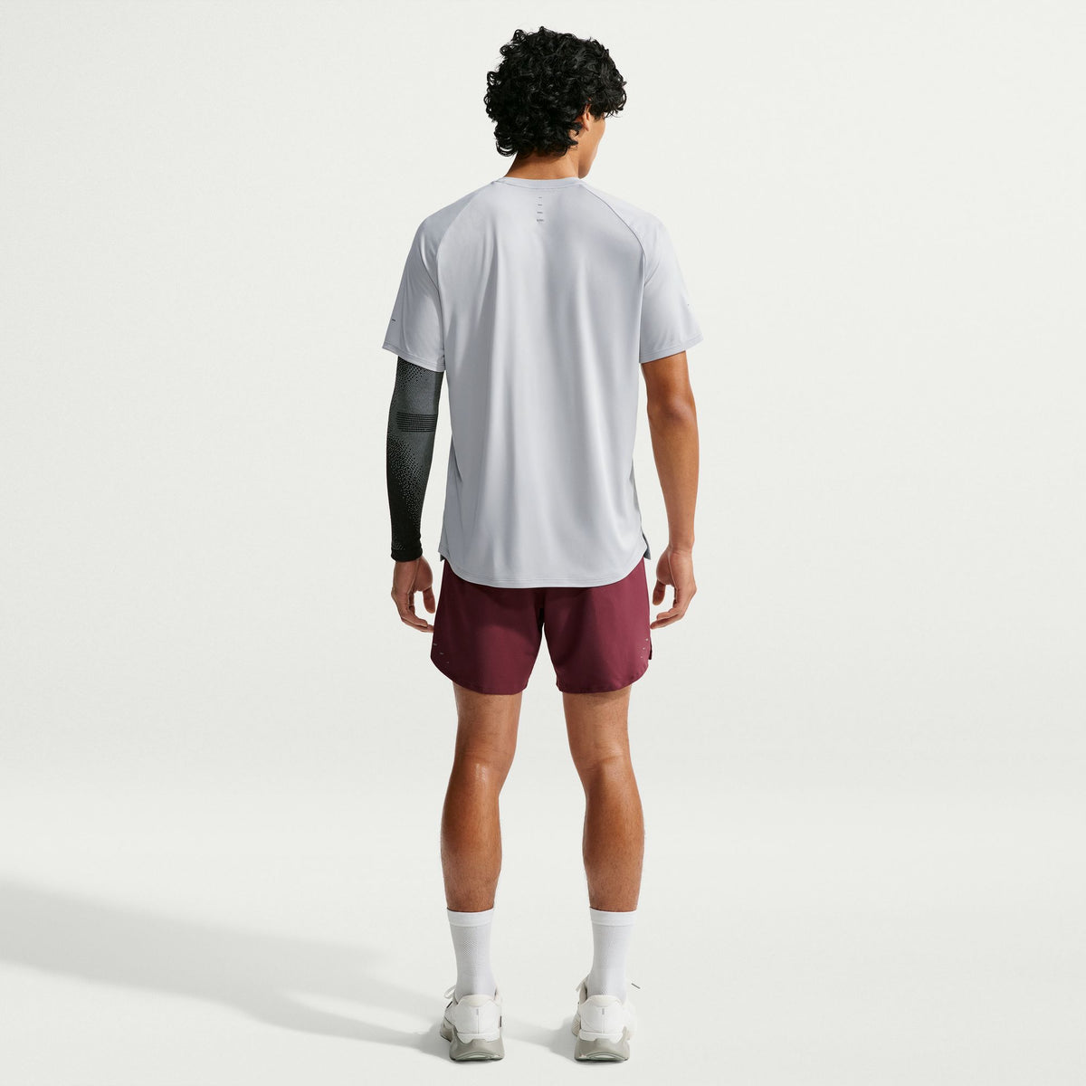 Nike Stride Tee | Grey Fog / Reflective Silver | Mens
