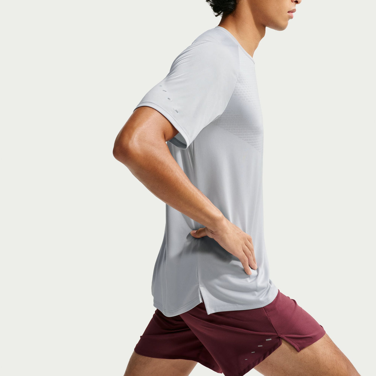 Nike Stride Tee | Grey Fog / Reflective Silver | Mens