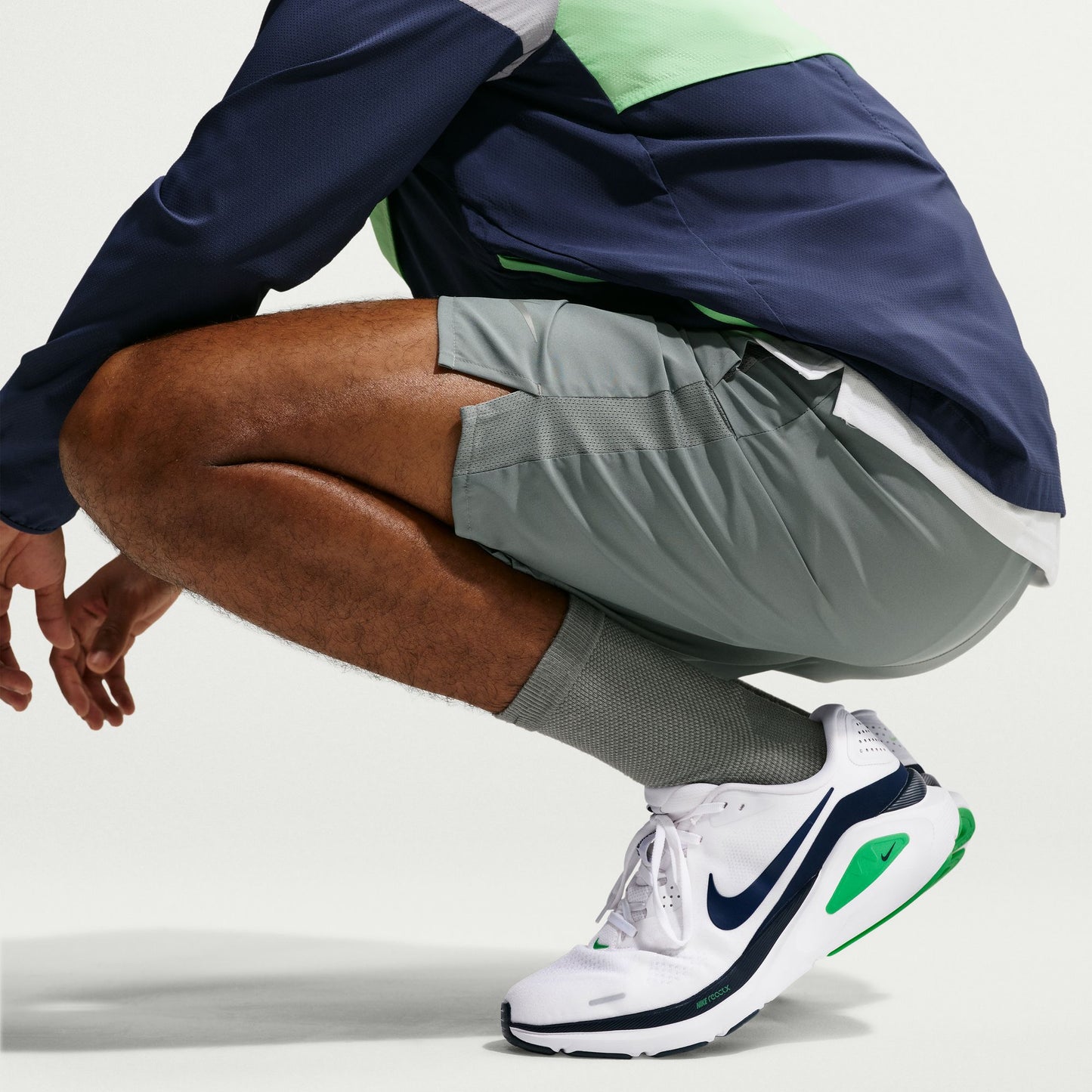 Nike Structure 26 | White / Midnight Navy / Green Spark | Mens