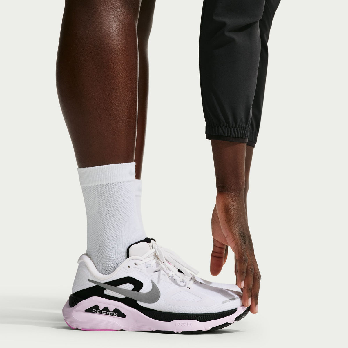 Nike Structure Plus | White / Black / Bleached Lilac / Metallic Silver | Womens