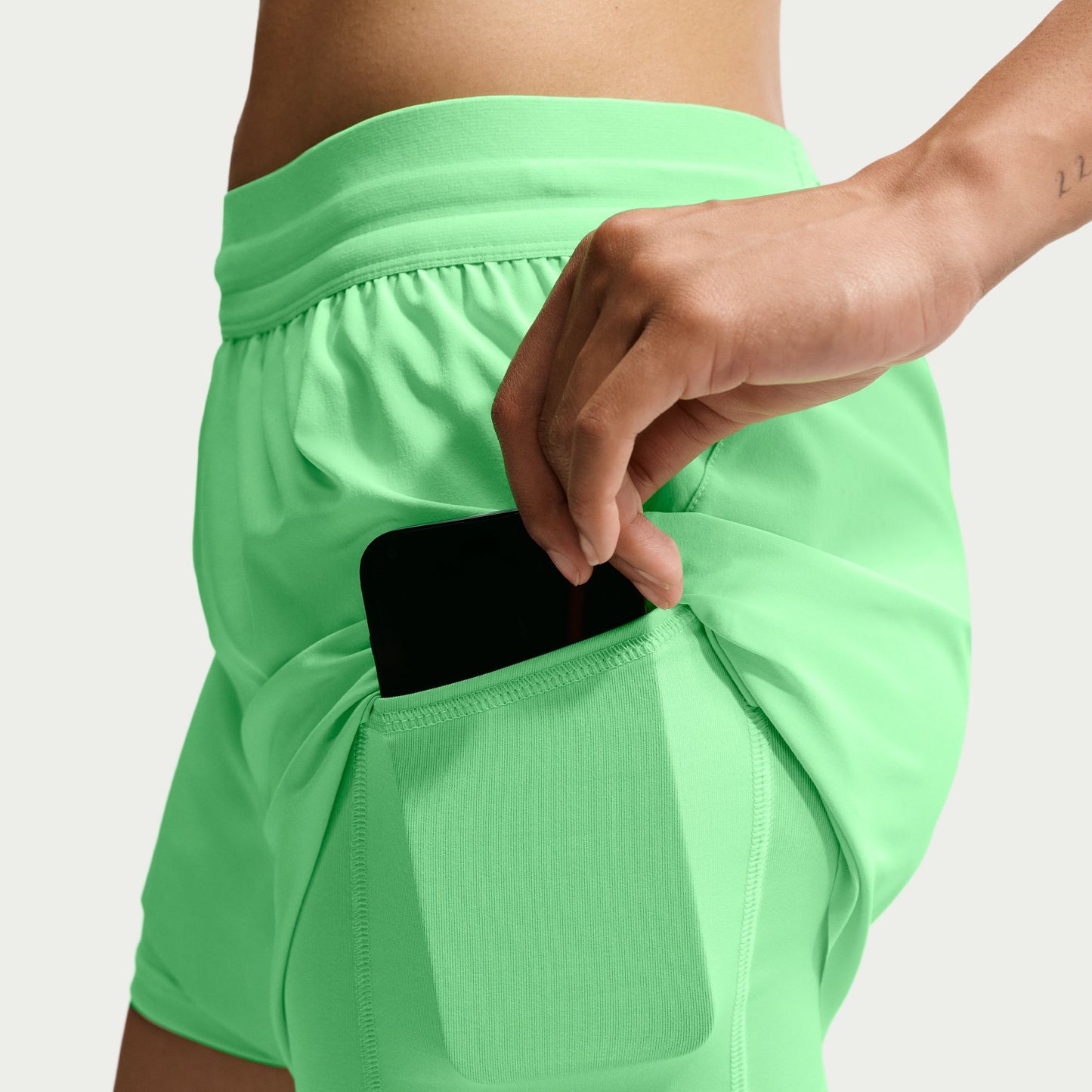 Nike Swift 2-in-1 Shorts | Illusion Green / Reflective Silver | Womens