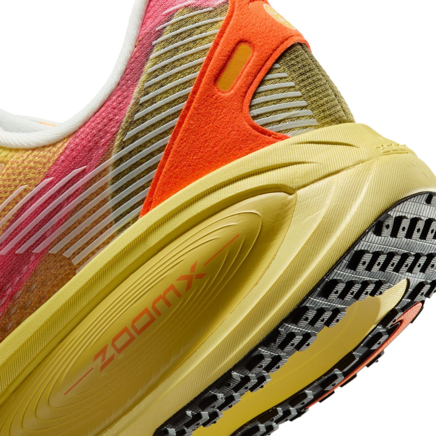 Nike Vomero 18 | Multi-Colour / Vivid Sulphur / Dark Sulphur / Clear | Mens