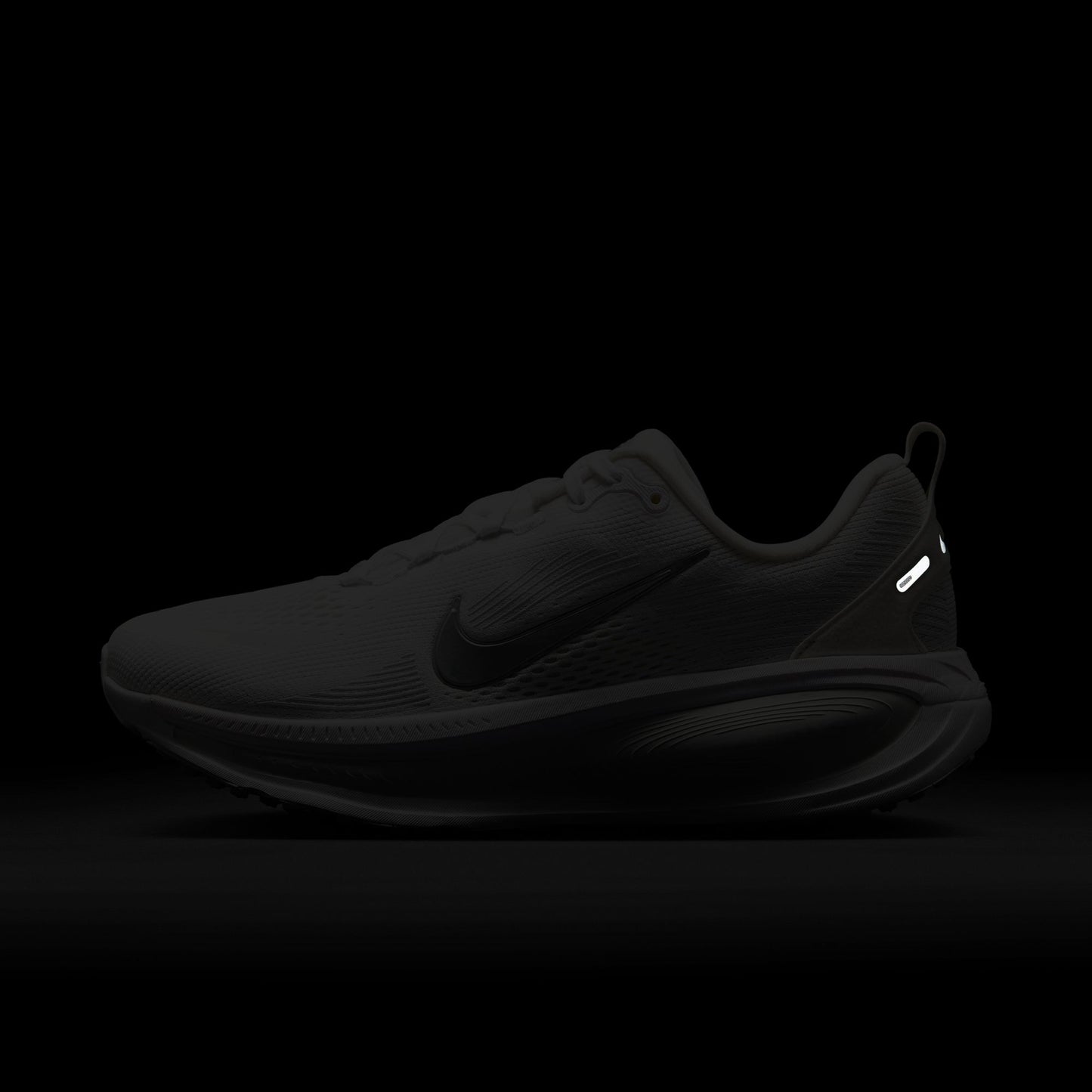 Nike Vomero 18 | White / Photon Dust / Summit White / Metallic Silver | Womens