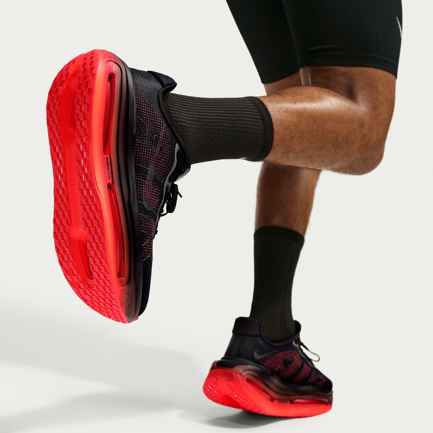 Nike Vomero Premium | Black / Bright Crimson / Black | Mens