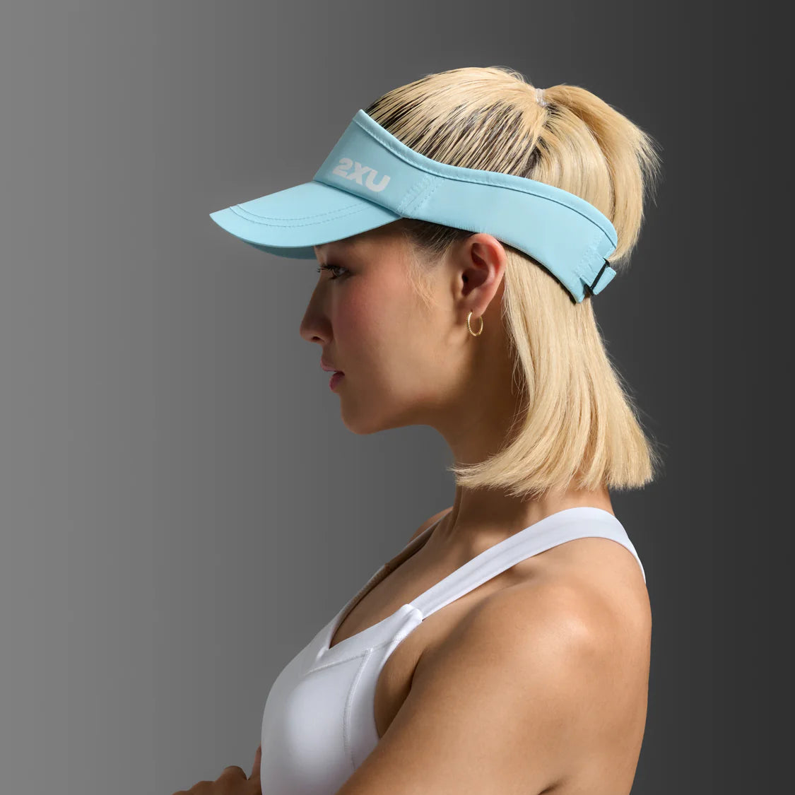 2XU Run Visor | Retro Blue / White