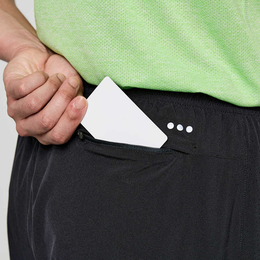 Saucony Outpace 5" Short | Black | Mens