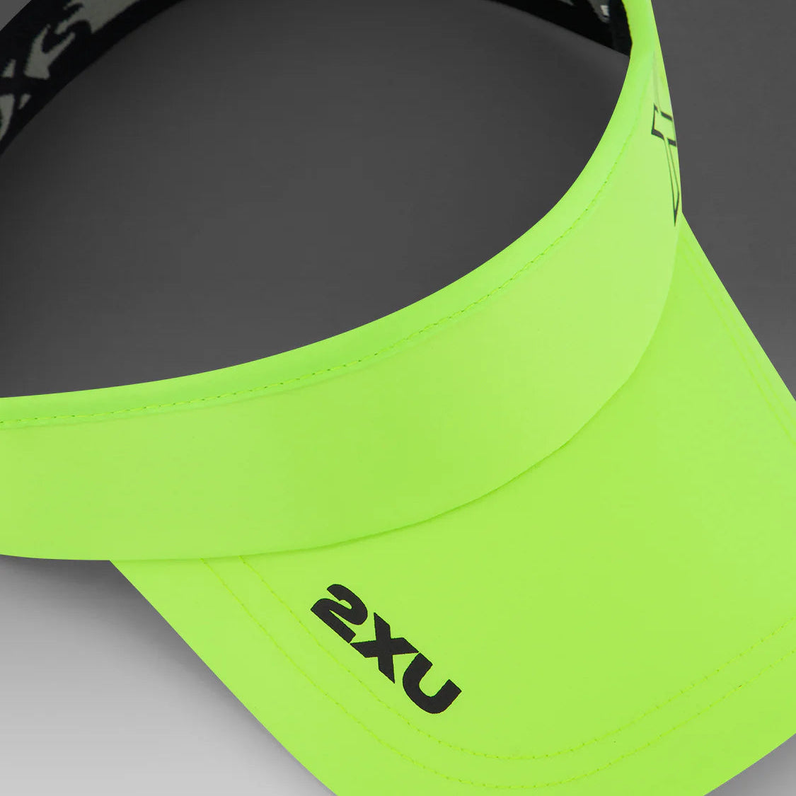 2XU Performance Visor | Volt / Black